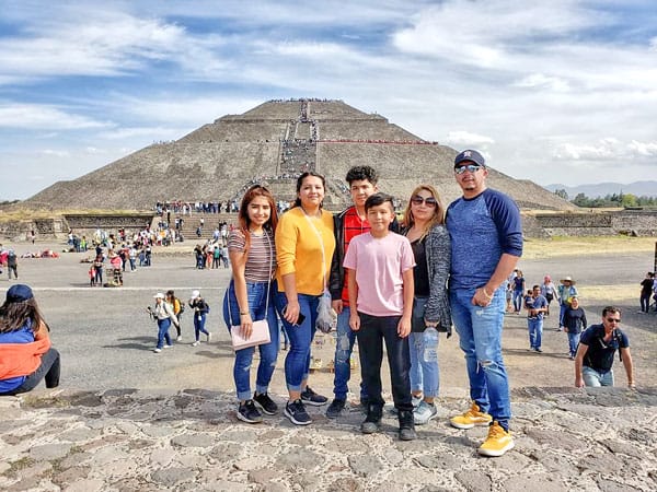 Picture of the Granados family in Teotihuacán near Mexico City,