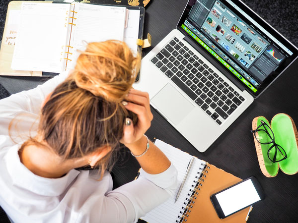 Photo of student on laptop