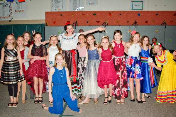 Photo Timber Trail Elementary Daddy Daughter Dance