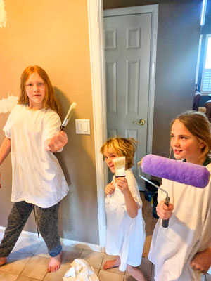 Photo of kids painting