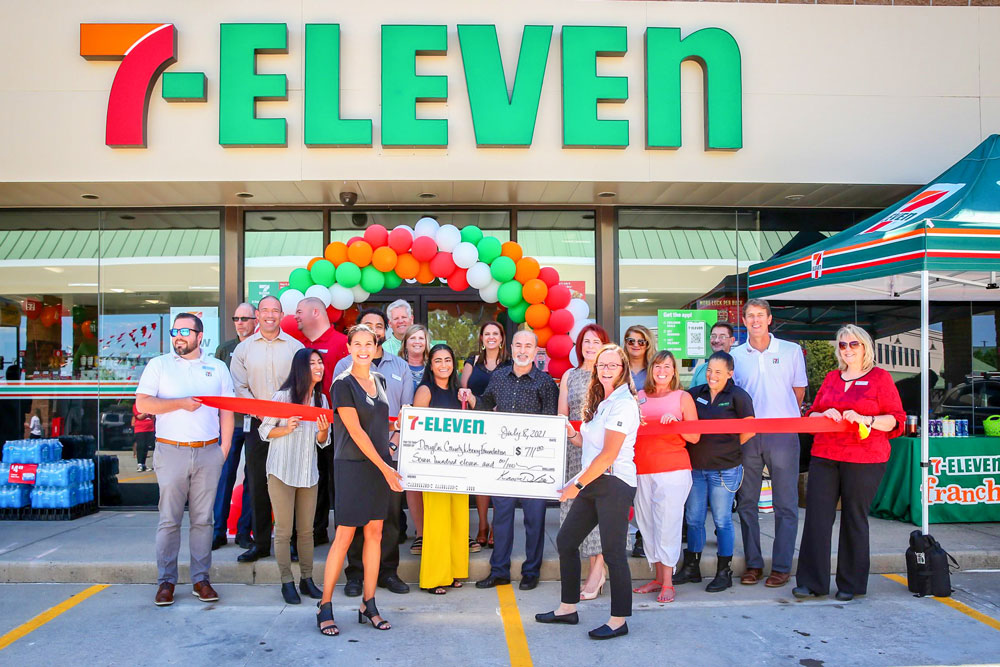 Photo of 7-Eleven ribbon cutting