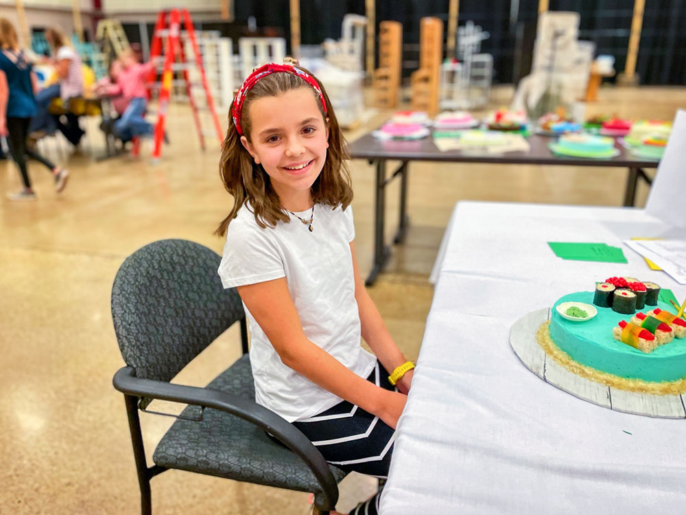 Photo of Arianna (Ari) Griffin baker and cake decorator.