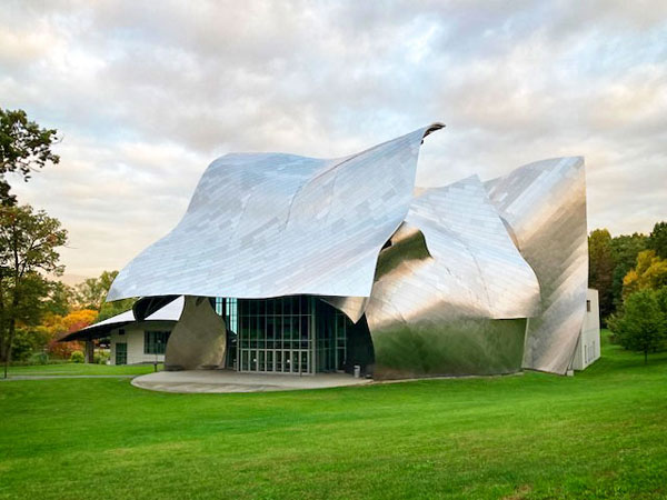 Photo of Richard B. Fisher Center for the Performing Arts