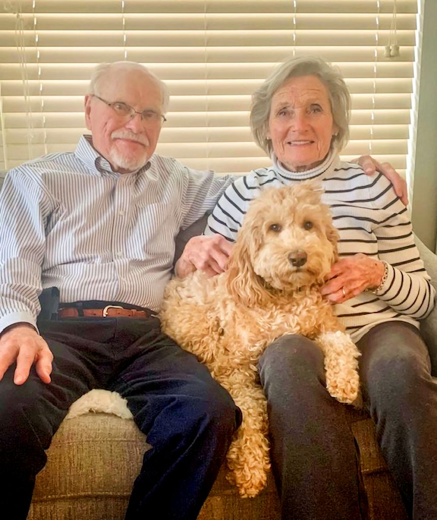 Photo of Ruth Moran and Bob Frimodig with Kiwi