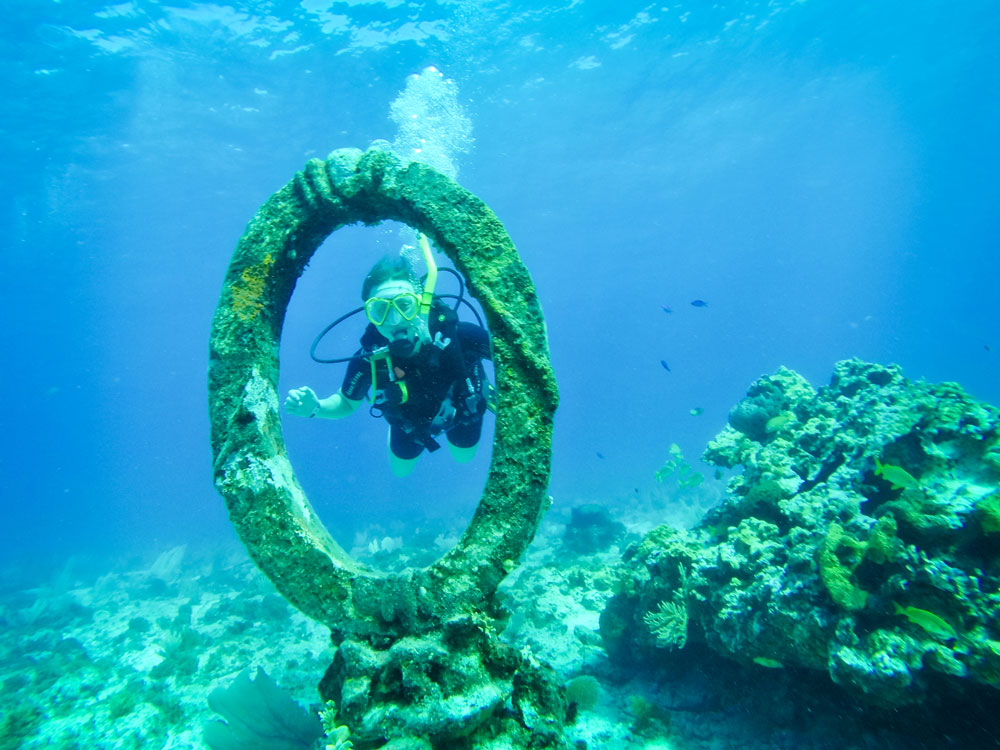 Photo of Vonda Muncy scuba diving