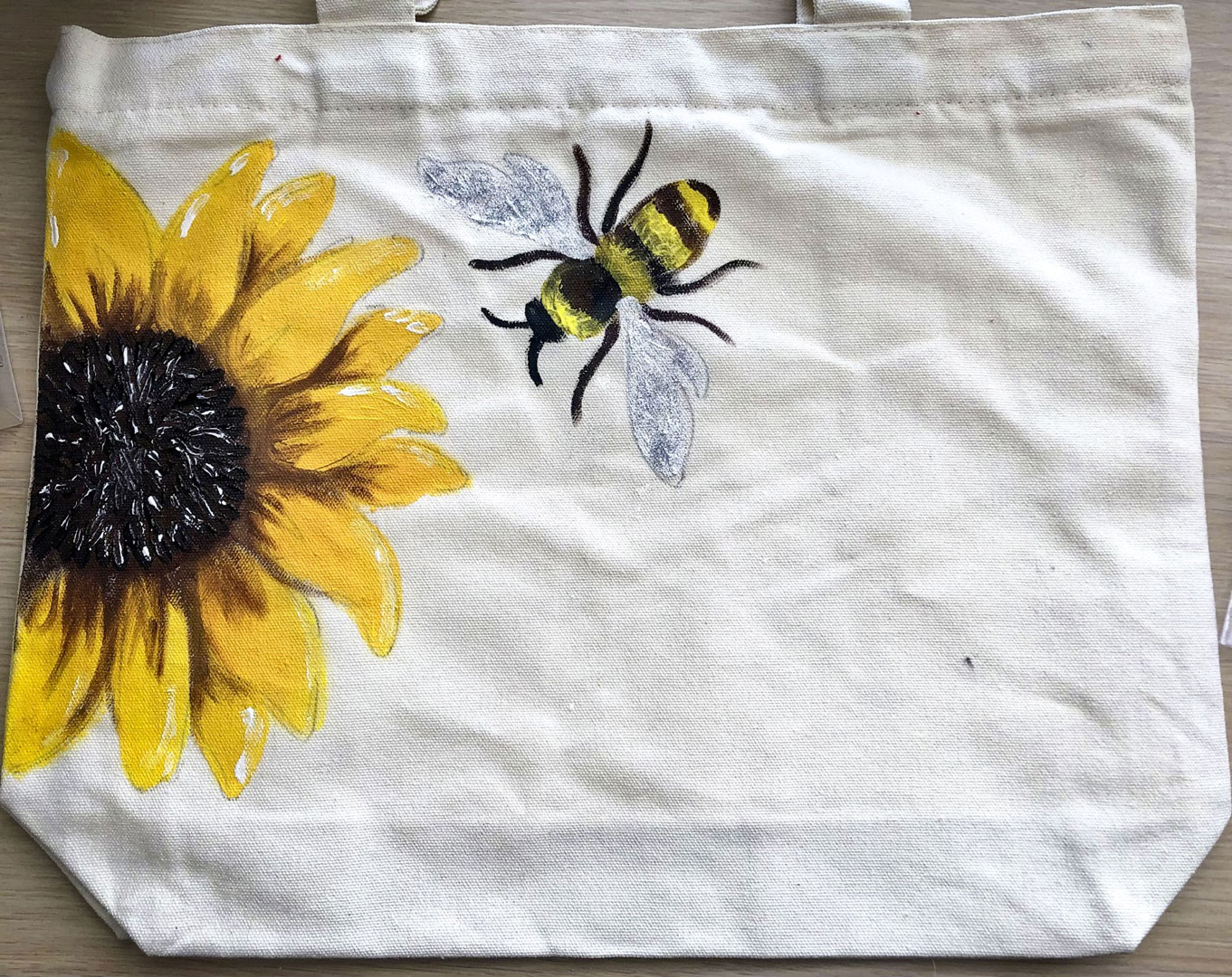 bag with bee and sunflower